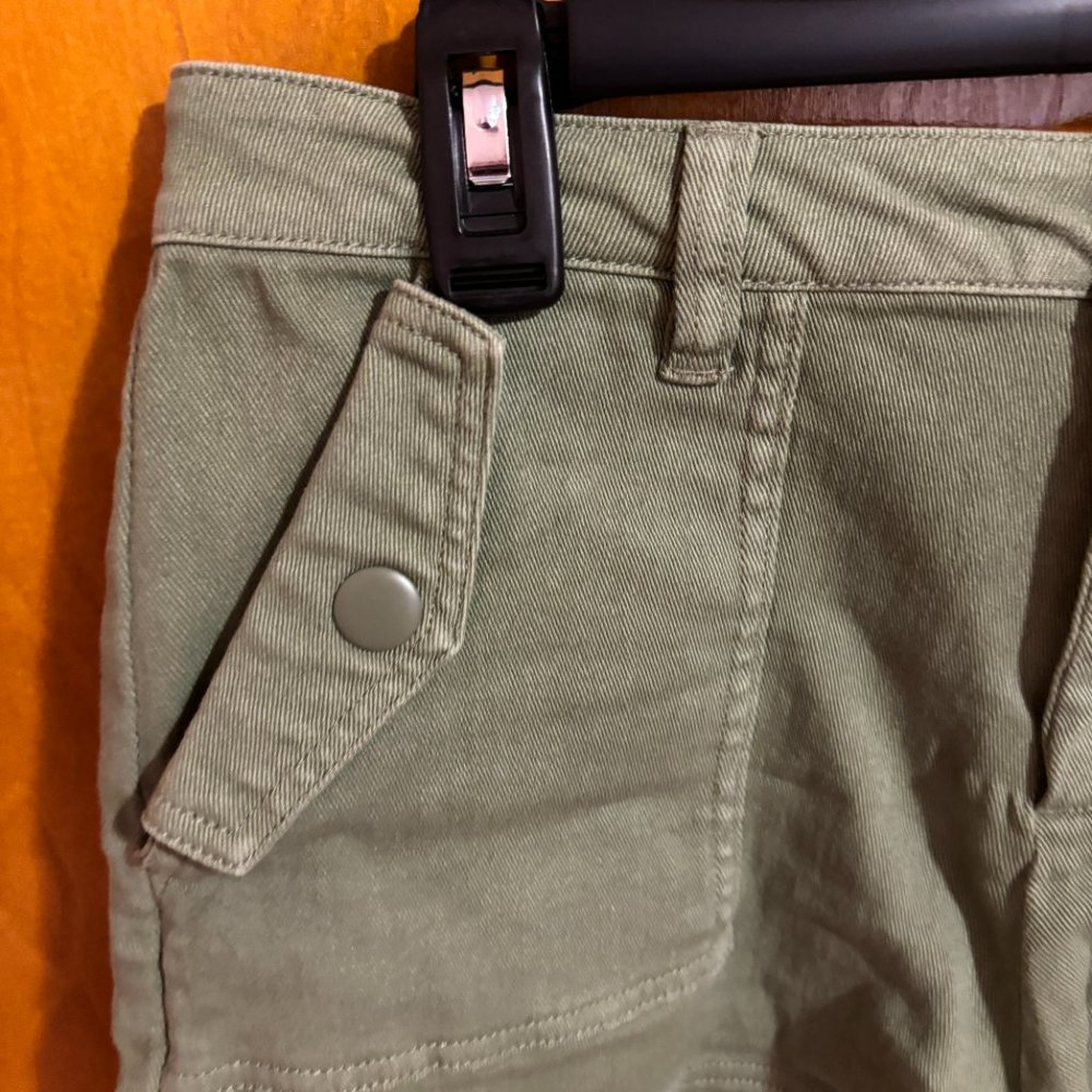 Venus‎ Green Snap Button Shorts Size 8 - Picture 3 of 14